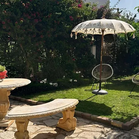 Andriana's Garden Apartment